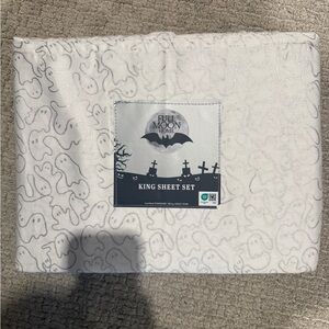Ghost Pattern King Sheet Set - White